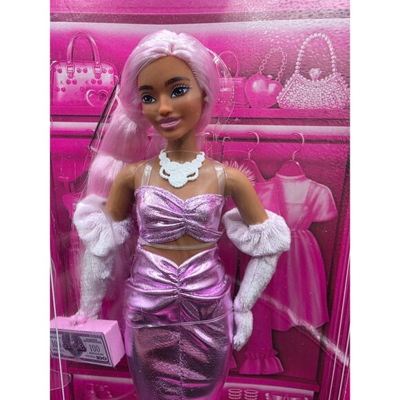 Barbie Deluxe Style Doll With Pink Metallic Dress & Accessories In Box - Picture 2 of 10